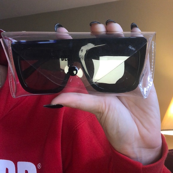 QUAY sunglasses - Picture 1 of 1